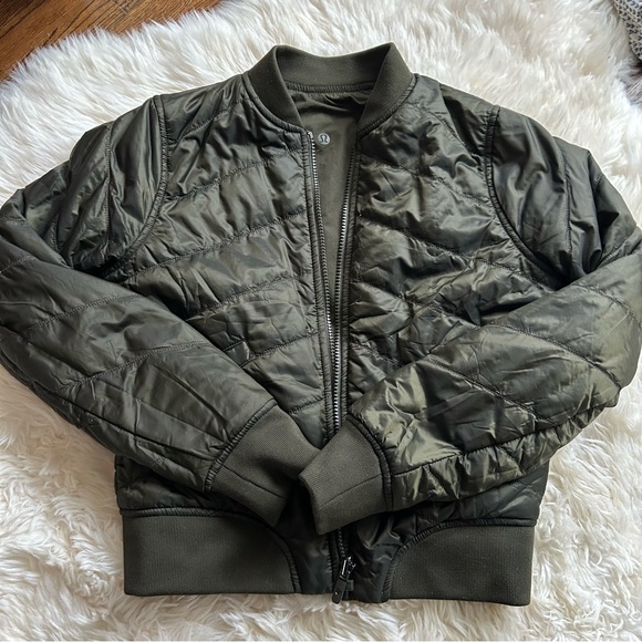 Lululemon reversible bomber - Picture 2 of 4